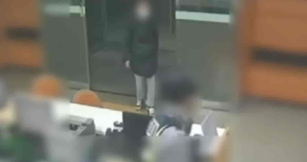 할머니 쫓아낸 경찰서에 전화했더니..